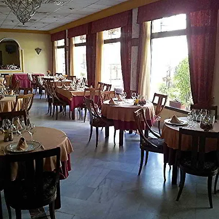 Averroes Hotell